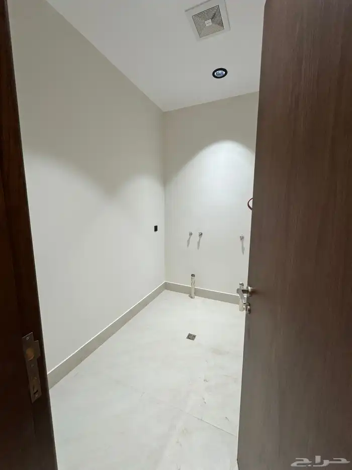 للبيع شقق تمليك أرضي مدخل مستقل على شارع 20 متر حي الحسام 10