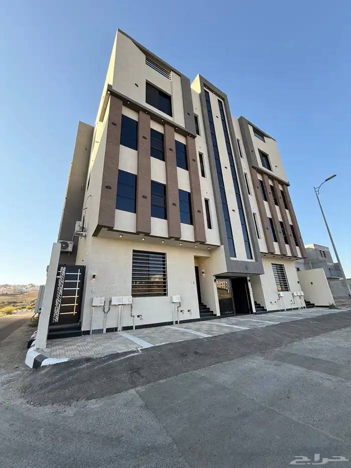 للبيع شقة ارضي 6 غرف بحي البديع أبها سعر عادل 500 الف فقط 2