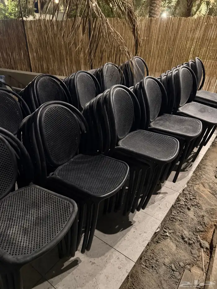 كرسي بلاستيك عدد 60 حبة 1