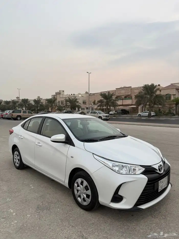 تويوتا يارس 2022 سعودي 1.5قمه بنضافه 20