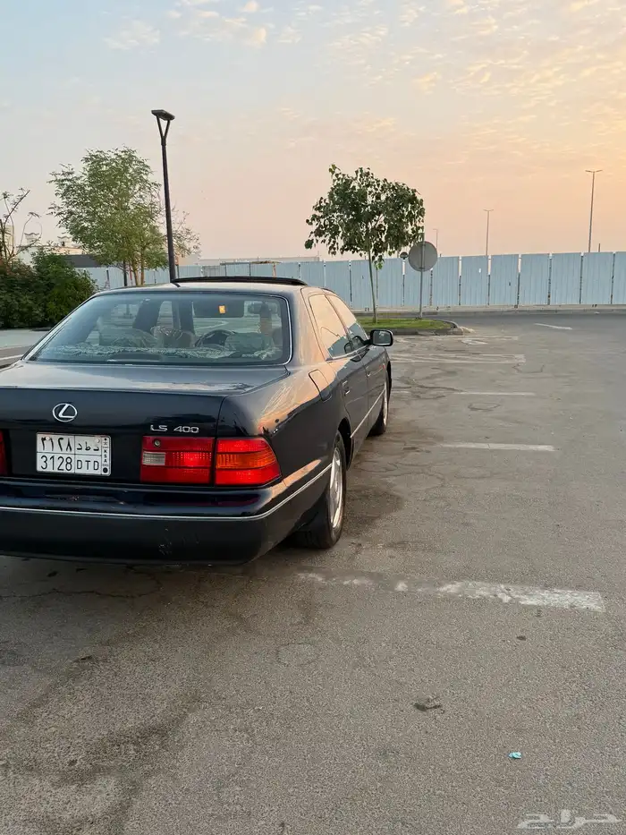لكزز LS 400 للبيع أو البدل بهايلوكس 2008 وطالع 18