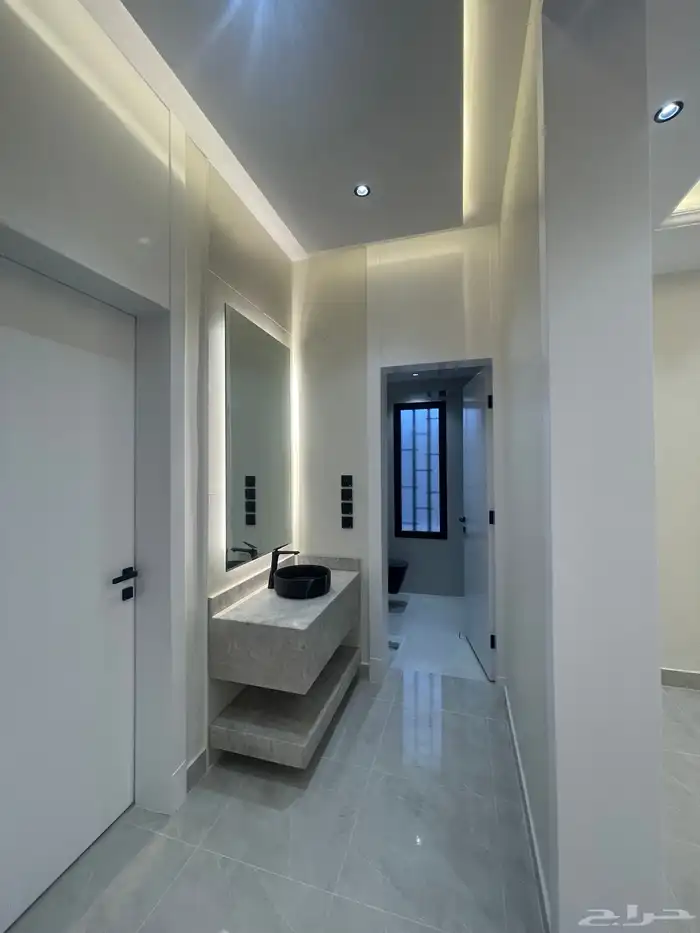 للبيع شقق وسيعه ارضي وعلوي بالمحاله ابها 11