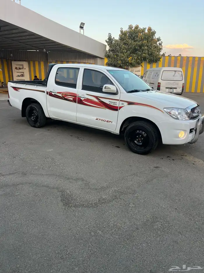 هايلوكس 2010 نظيف 7