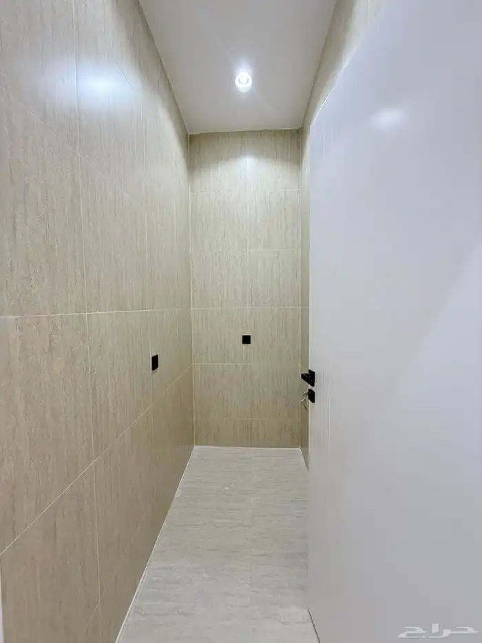 للبيع دور ارضي بمدخل سياره6غرف بأحد رفيده بسعر550الف 8