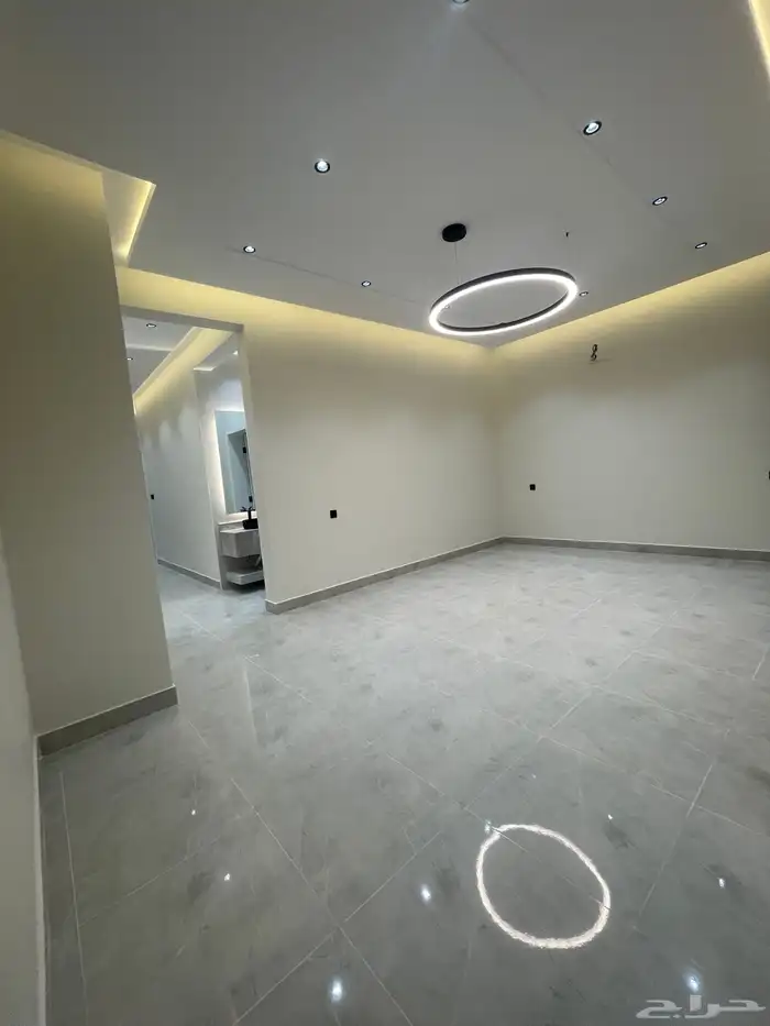 للبيع شقق وسيعه ارضي وعلوي بالمحاله ابها 20