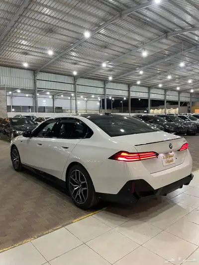 بي ام دبليو 520i موديل 2024 فل كامل Kit m index