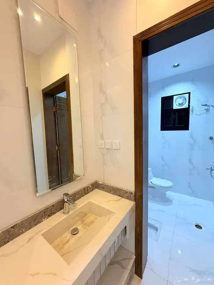 للبيع روف علوي بمدخل سياره تشطيبVipبمساحه346م 13