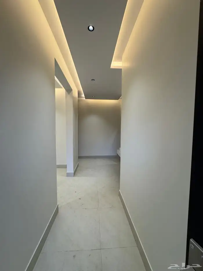 للبيع شقق تمليك أرضي مدخل مستقل على شارع 20 متر حي الحسام 2