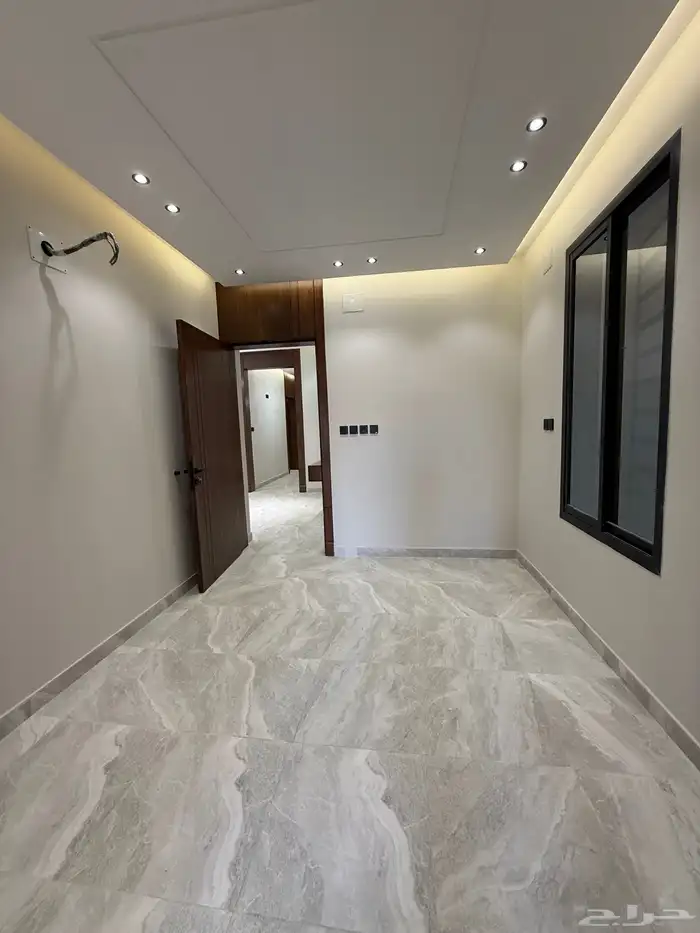 للبيع شقة ارضي 6 غرف بحي البديع أبها سعر عادل 500 الف فقط 7