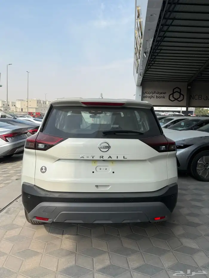 نيسان اكس تريل 7مقاعد دبل استاندر 7