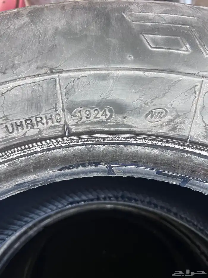 للبيع كفرات هايلوكس 3 بهن نص العمر او اكثر مقاس 15 2