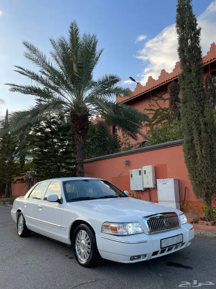 فورد. جراند ماركيز. 1