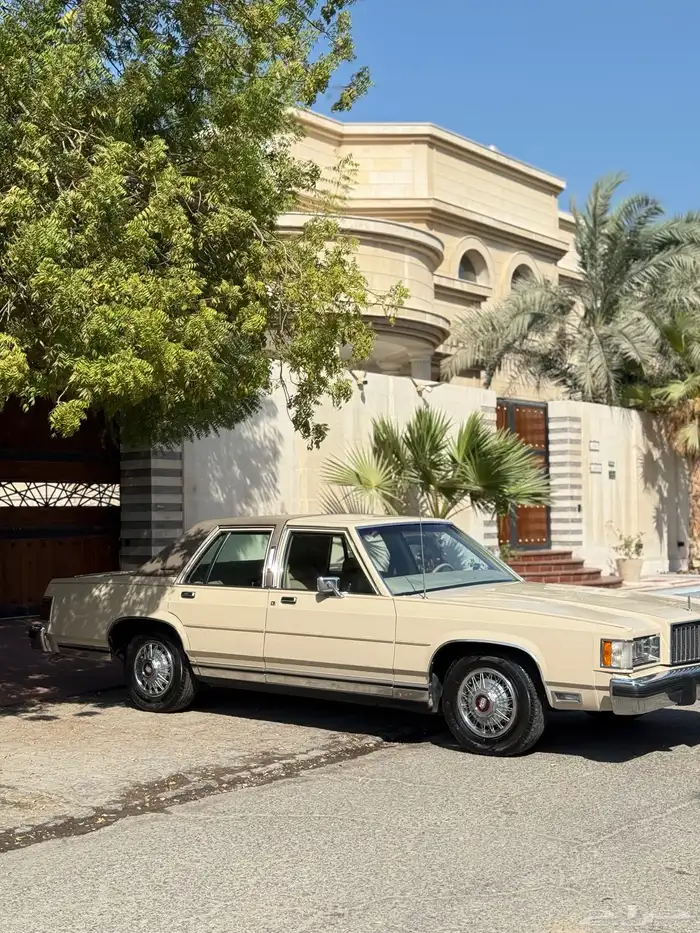 فورد ماركيز كلاسيك 4