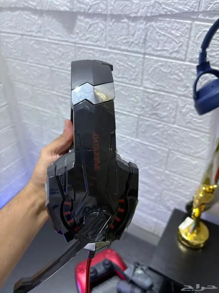 بلاستيشن فايف للبيع ون تيرا معه يدين الوكاله وسماعه وكرتونه 14