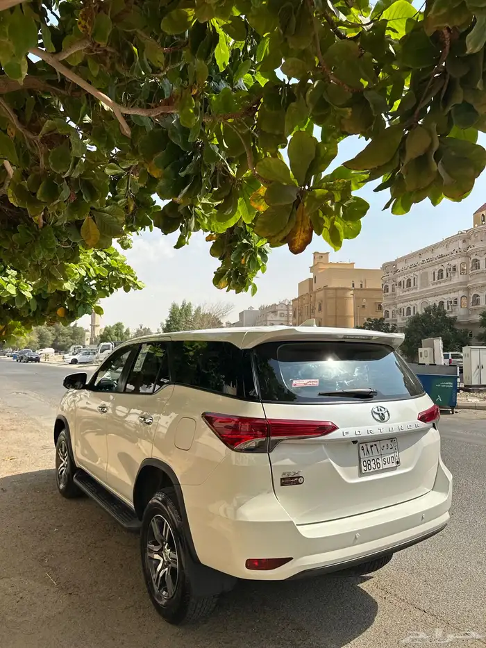 فورشنر GX بدون دبل 2021 بحالة الوكاله 4