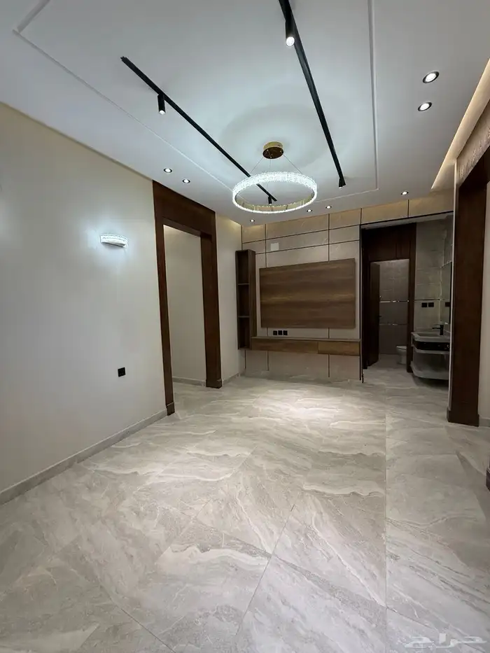 للبيع شقة ارضي 6 غرف بحي البديع أبها سعر عادل 500 الف فقط 9