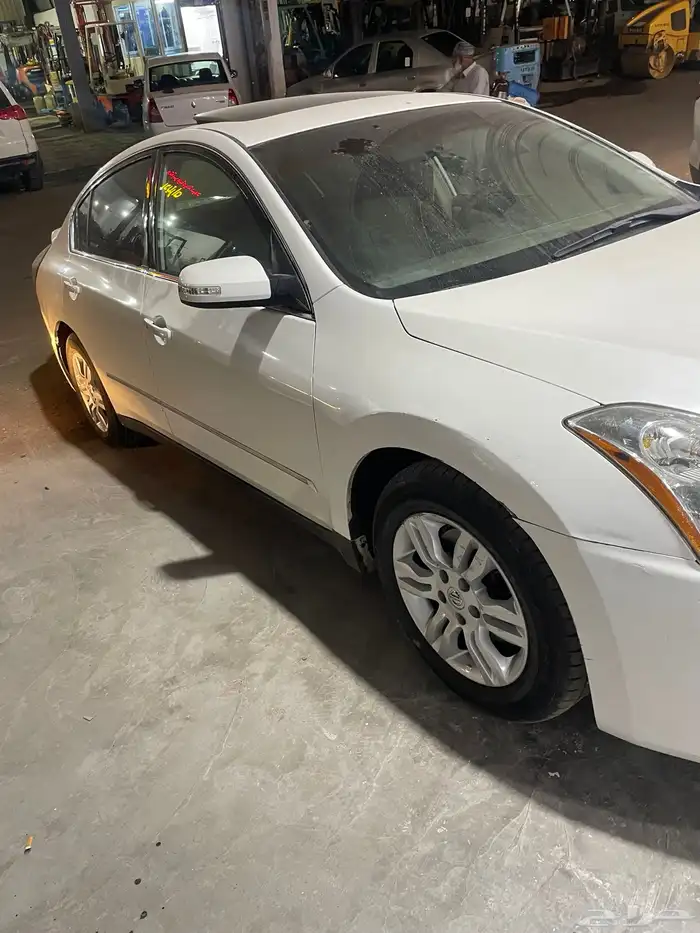 التيما 2010 نظيف من الصدام لصدام شرط وبدون سمكره 2