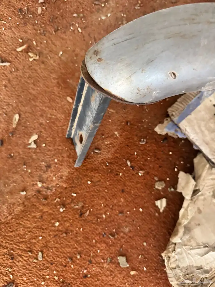 دعامة امامية وطيس هايلوكس 2010 3