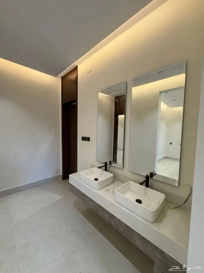 للبيع شقق تمليك أرضي مدخل مستقل على شارع 20 متر حي الحسام 4