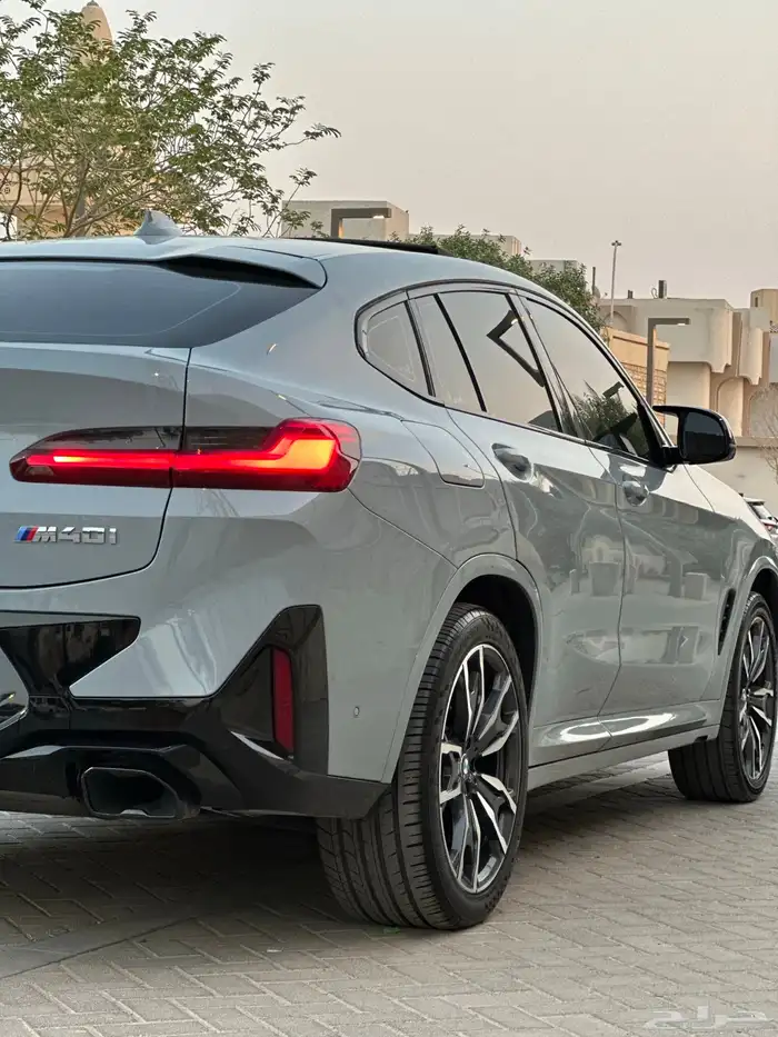 للبيع Bmw x4 40iM موديل 2023 9