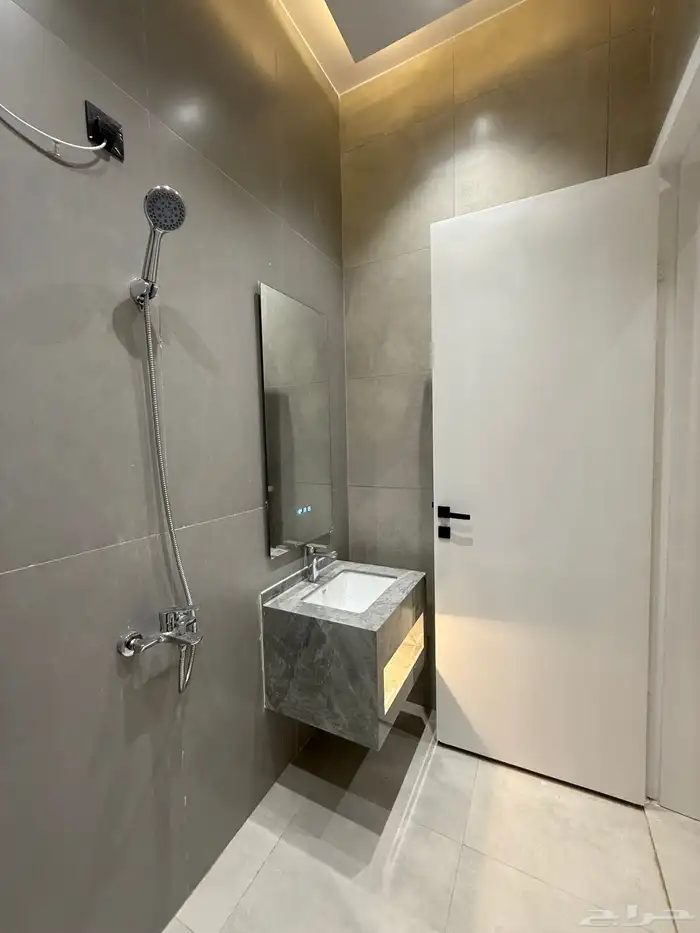 شقق فندقيه 6 غرف -المحاله قرب حديقه الزهور بسعر 520الف فقط 15