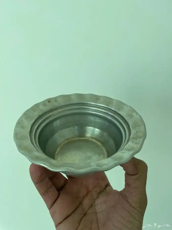 طاسه قديمه السعر 20 ريال 0