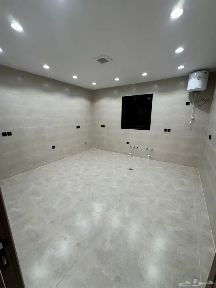 للبيع بحي الضيافه شقق تمليك علوي مع سطح خاص ومصعد 520 الف 7