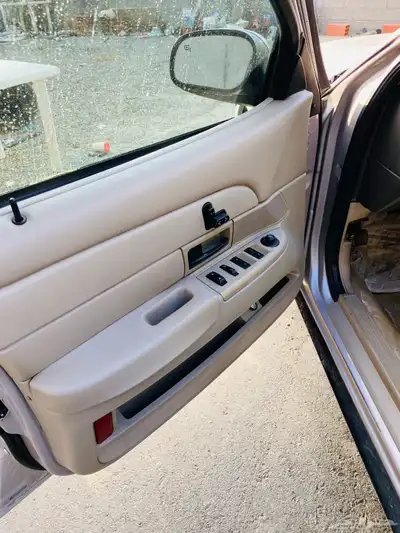 فورد كراون فيكتوريا 2011 index