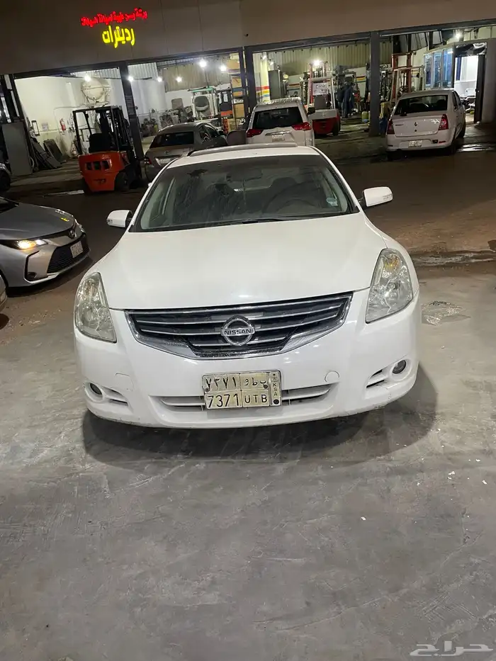 التيما 2010 نظيف من الصدام لصدام شرط وبدون سمكره 4