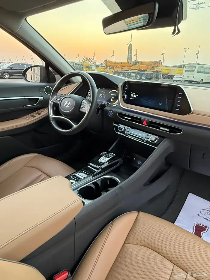 سوناتا 2021 اعلا مواصفات بدون بنورما داخل جملي نضيفه للبيع 9