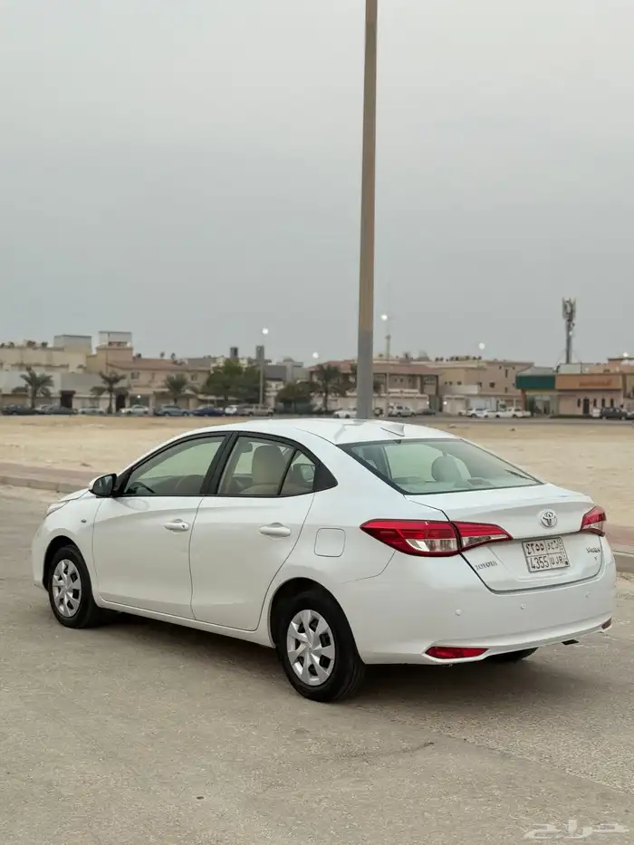 تويوتا يارس 2022 سعودي 1.5قمه بنضافه 8