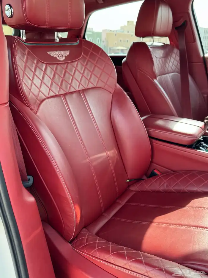 للبيع جيب بنتلي بنتايجا 2018 بدي وكالة W12 10