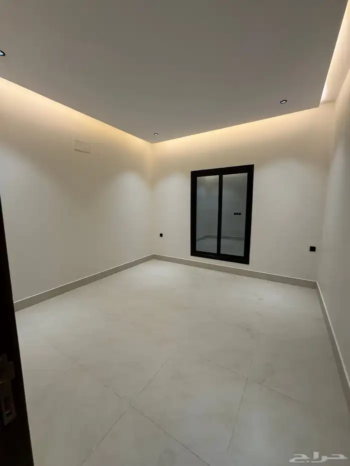 للبيع شقق تمليك أرضي مدخل مستقل على شارع 20 متر حي الحسام 11