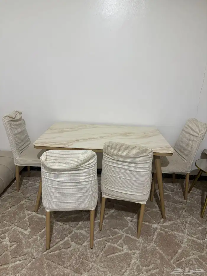 طاولة طعام 1