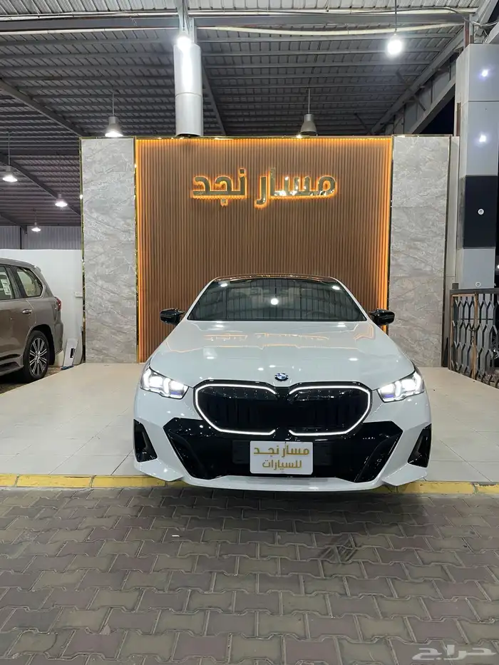 بي ام دبليو 520i موديل 2024 فل كامل Kit m 2