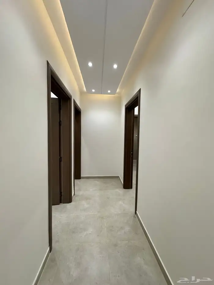 للبيع بحي الضيافه شقق تمليك علوي مع سطح خاص ومصعد 520 الف 11