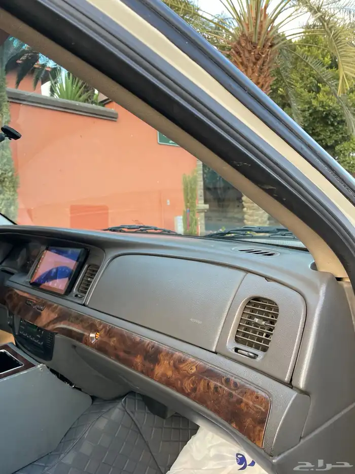 فورد. جراند ماركيز. 24