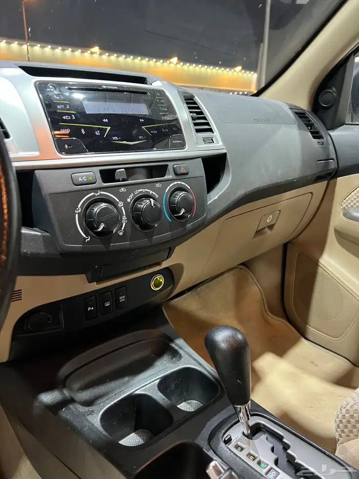 للبيع تويوتا فورتشنر موديل 2015 ممشى قليل 14