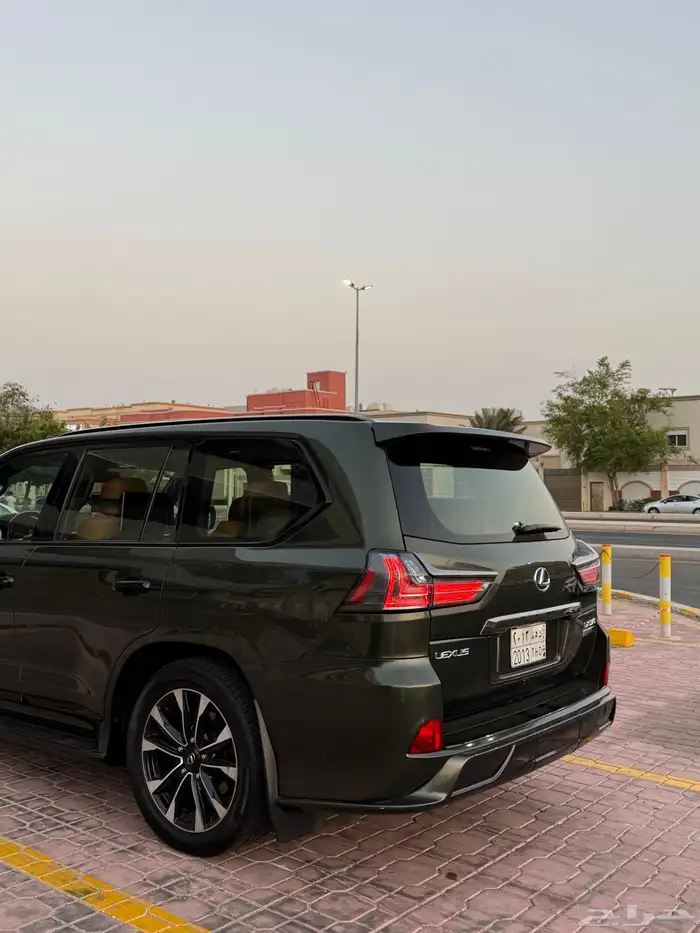 لكزس Lx570 زيتي 2021 4