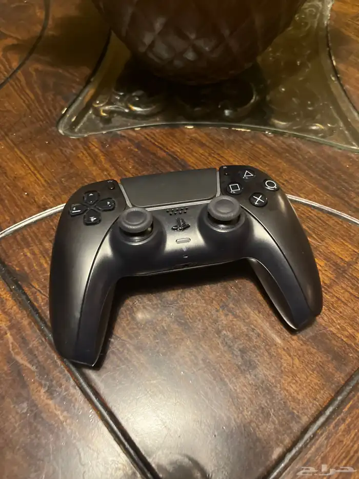 يد سوني 5 جديده من الكرتون ولا فيها اي خراب 0