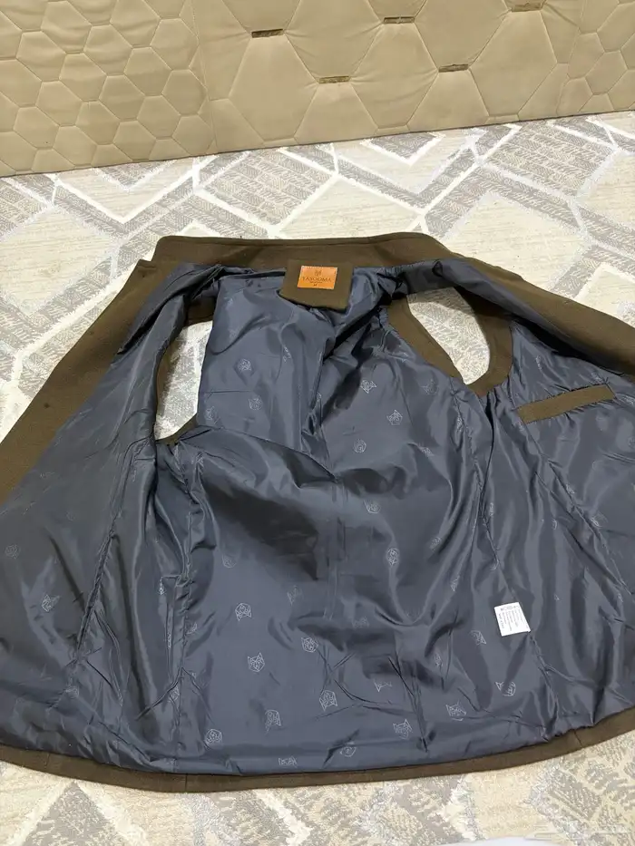 صدرية من تاسومة مستعمله نظيفه 3