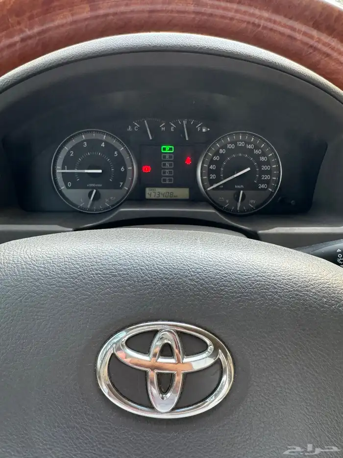 للبيع لاندكروزر GXR 2013 V8 4