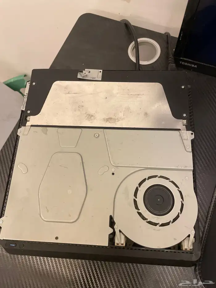 سوني 4 بدون يد مدون اي شي قابل للبدل على السوم 0