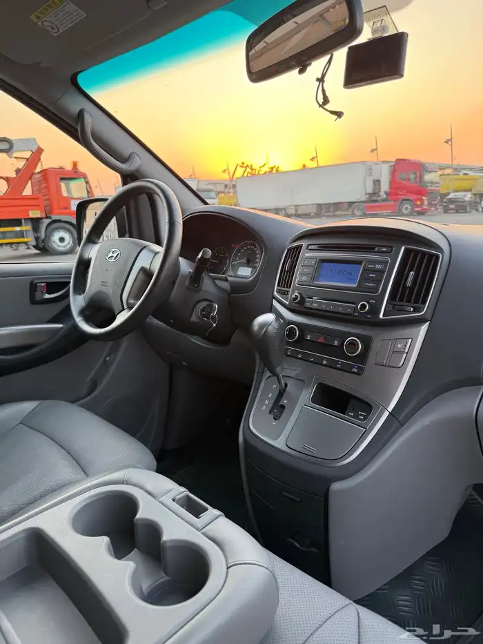 هيونداي H1 استاريكس 2020 فان بضاعه بحالة الوكاله للبيع 8