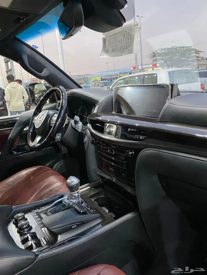 لكزس LX570 2017 ممشى قليل 6