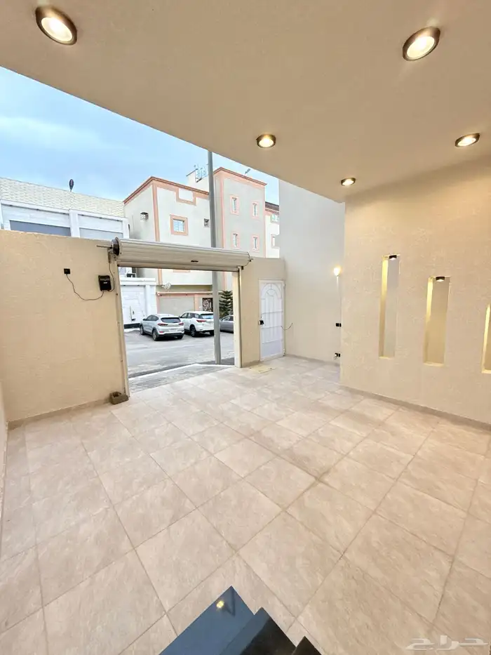 للبيع شقق ارضيه وعلويه بسطح خاص بحي الموسي وسط جميع الخدمات 5