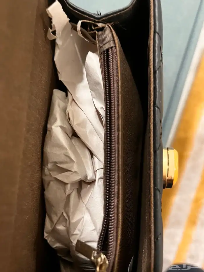 شنط للبيع الأسود ب70 الأبيض ب 80 الحمراء 100 4