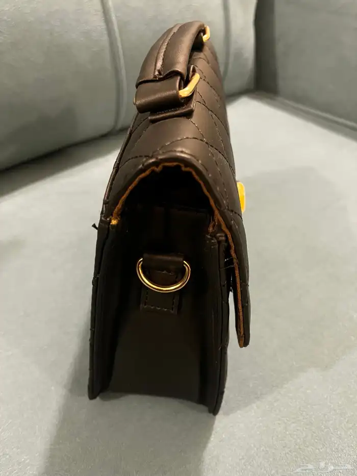 شنط للبيع الأسود ب70 الأبيض ب 80 الحمراء 100 3