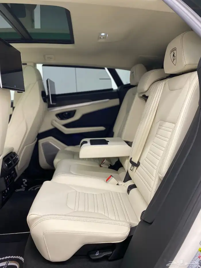 لامبورجيني اوروس SE 15