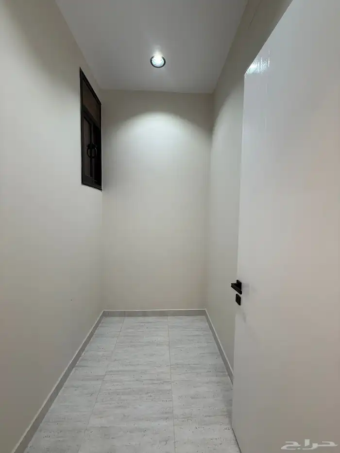 للبيع ارواف علويه بمداخل مستقله وشقق ارضيه ف حي الراقي 48